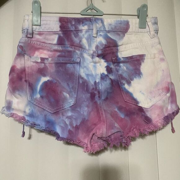 PACSUN tie die   High rise shorts with distressed bottoms, criss cross tie on si - Picture 5 of 7